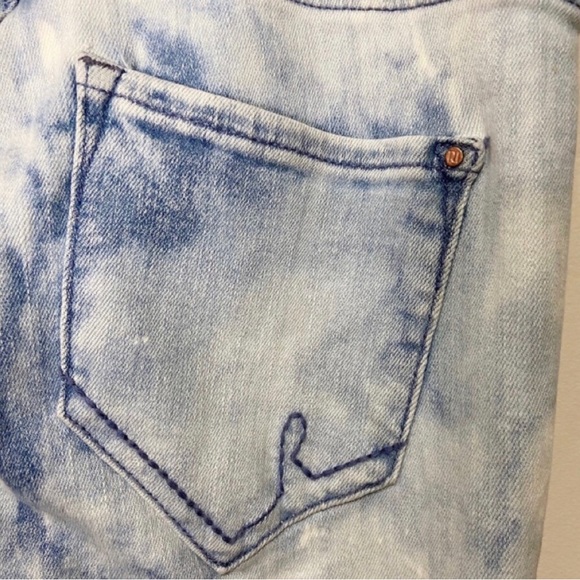 New River Island Molly Mid Rise Capris Jeans in Light Wash Bleached - Picture 8 of 8